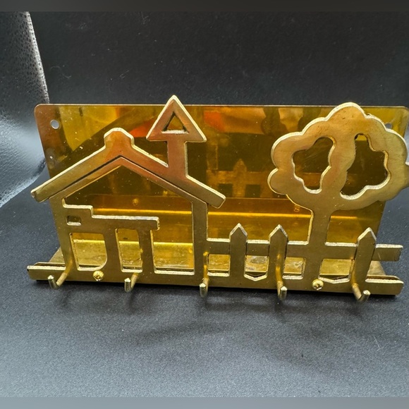 Vintage Brass Key Mail Holder House Tree Fence 5 Hook Hanging Cottage Core Brass - Picture 2 of 7